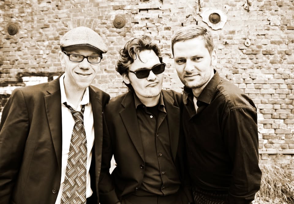 manhattan.radio.trio feat. Fabian "Fabix" Hentschel - popular songs & acoustic jazz