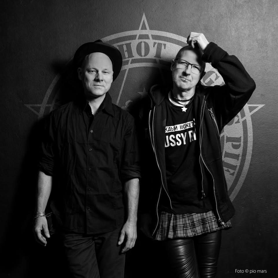 Guts Pie Earshot + Kukangendai - HH / Goldener Salon 