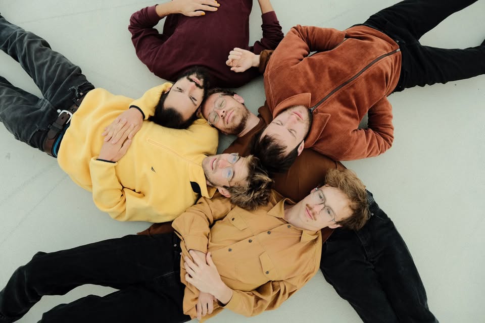 ALMOST TWINS • Hannover • Faust