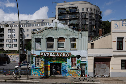 Angel Klub  Blaues Haus